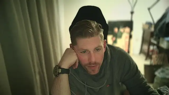 Snapshot of Rock_Pierce chatting on 02/10/25, 11:36 Rock Pierce online show from 02/10/25, 11:36