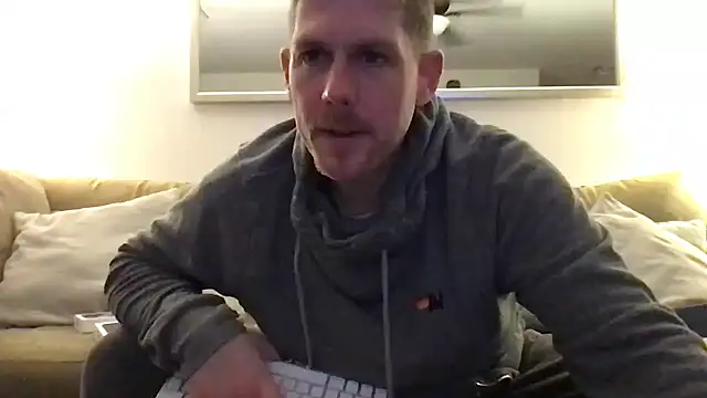 Snapshot of Rock_Pierce chatting on 02/12/25, 07:44 Rock Pierce online show from 02/12/25, 07:44