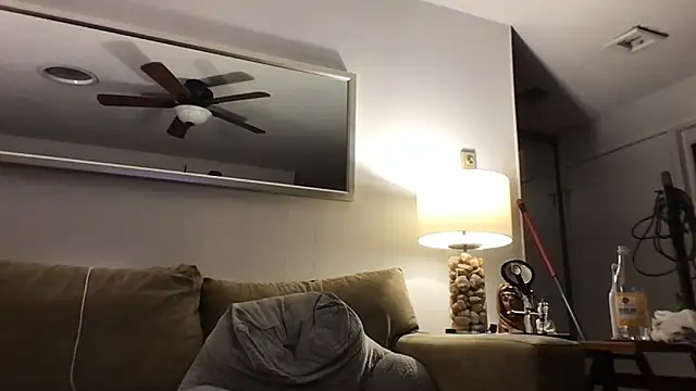 Snapshot of Rock_Pierce chatting on 03/15/25, 04:57 Rock Pierce online show from 03/15/25, 04:57