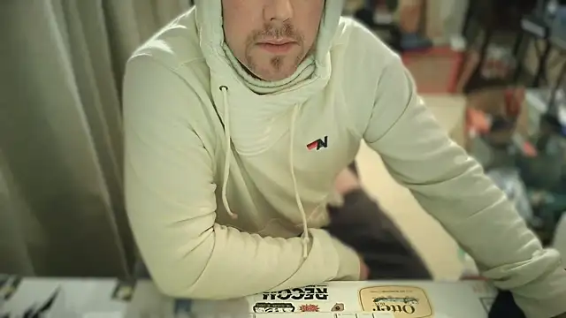 Snapshot of Rock_Pierce chatting on 03/15/25, 11:08 Rock Pierce online show from 03/15/25, 11:08