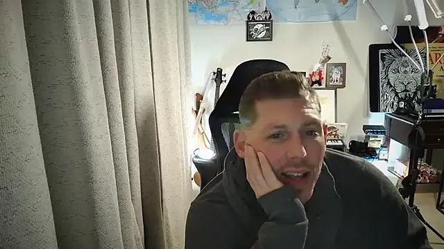 Snapshot of Rock_Pierce chatting on 10/10/25, 03:49 Rock Pierce online show from 10/10/25, 03:49