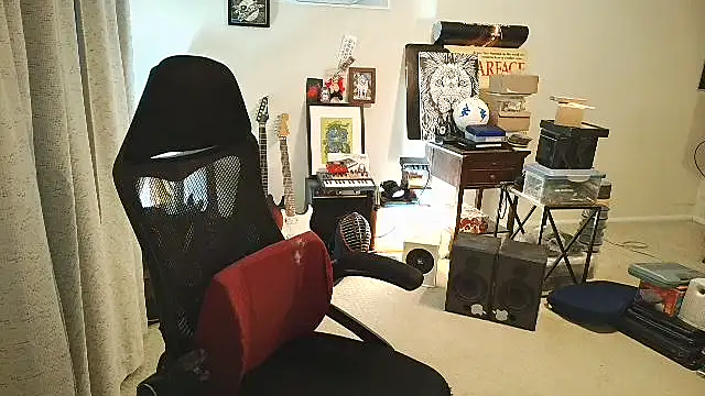 Snapshot of Rock_Pierce chatting on 10/18/25, 11:11 Rock Pierce online show from 10/18/25, 11:11