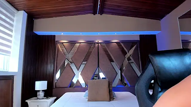 IsabellaaJoness online show from 03/04/25, 01:06