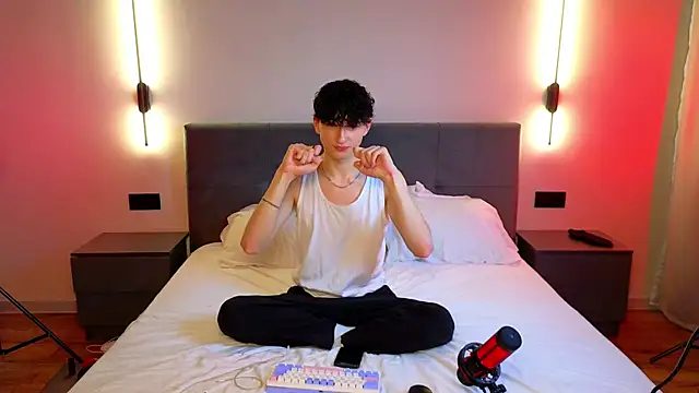 AmondCor online show from 09/24/25, 01:14