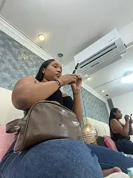 NaiomyLanes online show from 03/26/26, 12:00