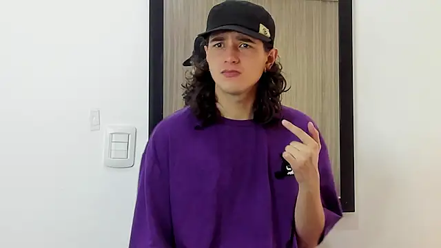 alex connorr online show from 02/01/25, 02:56