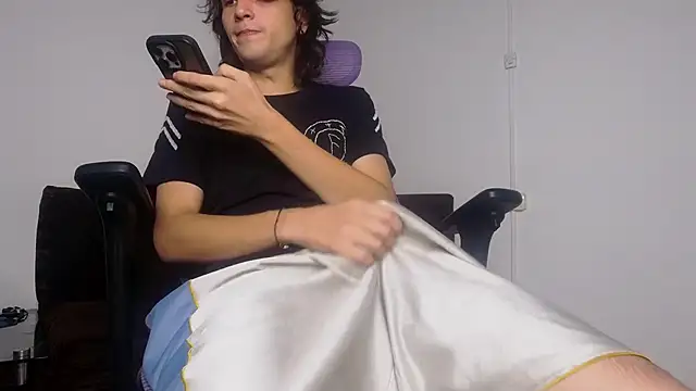 Snapshot of alex_connorr chatting on 06/09/26, 01:06 alex connorr online show from 06/09/26, 01:06