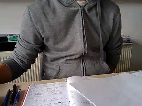 Snapshot of fikoivos chatting on 09/27/25, 07:35 fikoivos online show from 09/27/25, 07:35