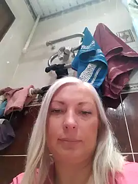 Snapshot of cutecatXXX chatting on 12/06/24, 08:51 cutecatXXX online show from 12/06/24, 08:51