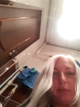 Snapshot of cutecatXXX chatting on 10/08/25, 11:35 cutecatXXX online show from 10/08/25, 11:35