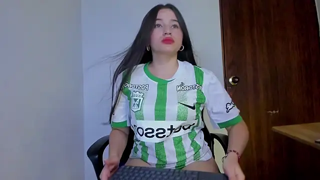 Snapshot of Sophie_spencer1 chatting on 11/09/25, 03:27 Sophie spencer1 online show from 11/09/25, 03:27