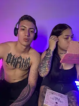 Snapshot of aliensexy chatting on 12/13/24, 01:59 aliensexy online show from 12/13/24, 01:59