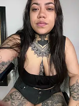 Snapshot of aliensexy chatting on 02/19/25, 11:36 aliensexy online show from 02/19/25, 11:36