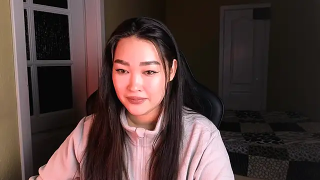 Erica Wayne online show from 01/07/25, 02:41