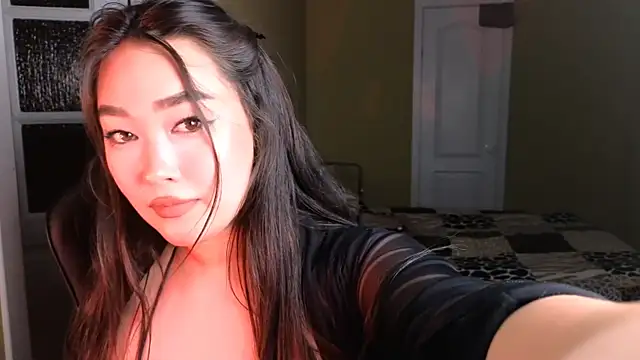 Erica Wayne online show from 01/11/25, 02:04