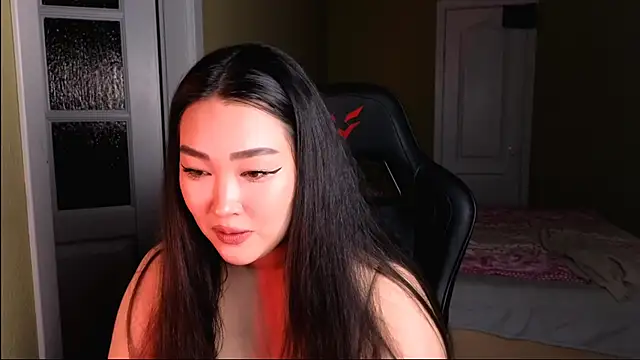 Erica Wayne online show from 01/26/25, 05:23