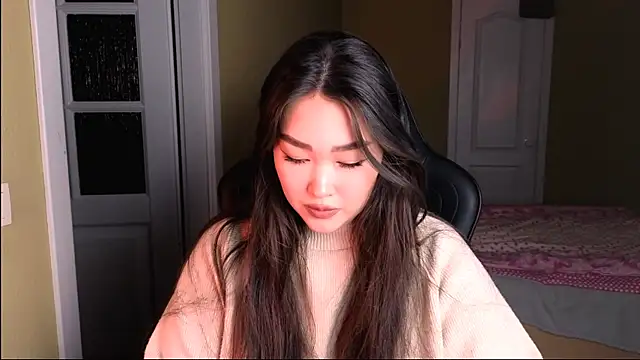 Erica Wayne online show from 01/28/25, 02:21