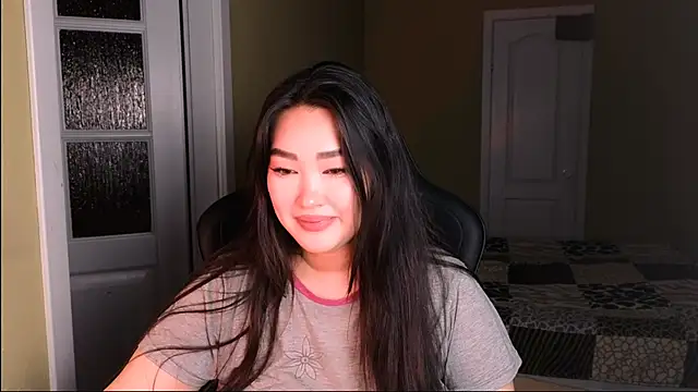 Erica Wayne online show from 01/29/25, 04:08