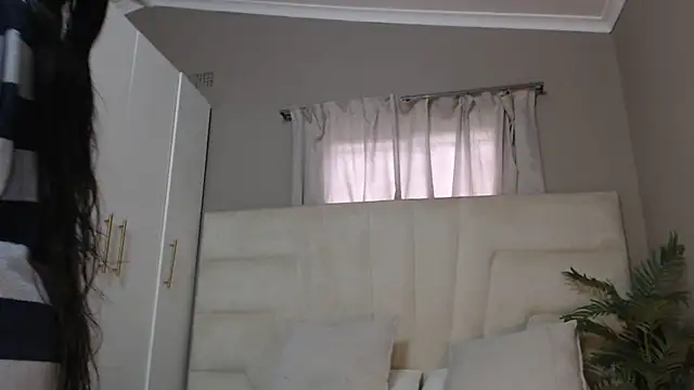 Snapshot of naughtyblackdolie chatting on 02/04/25, 05:42 naughtyblackdolie online show from 02/04/25, 05:42