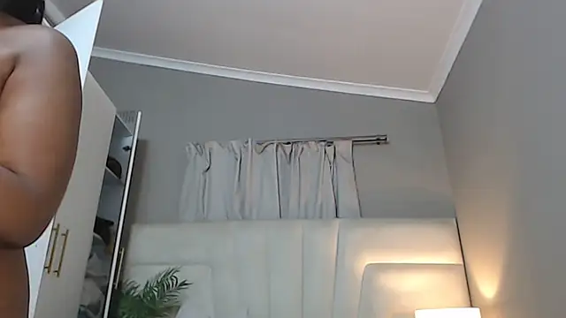 Snapshot of naughtyblackdolie chatting on 09/24/25, 02:59 naughtyblackdolie online show from 09/24/25, 02:59