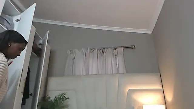 Snapshot of naughtyblackdolie chatting on 09/28/25, 05:24 naughtyblackdolie online show from 09/28/25, 05:24