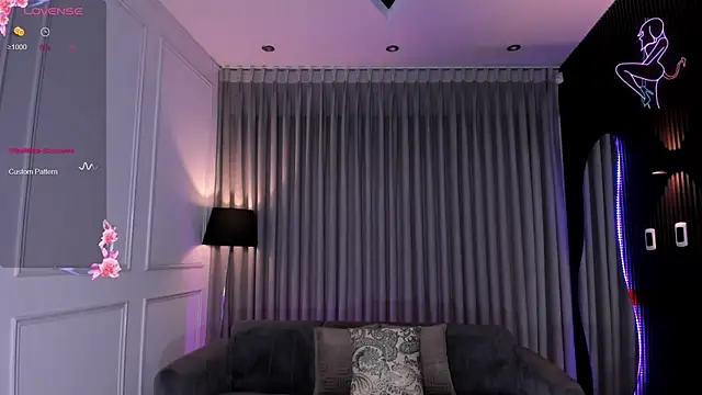 Snapshot of Anna_parkker_ chatting on 03/22/25, 11:21 Anna parkker  online show from 03/22/25, 11:21