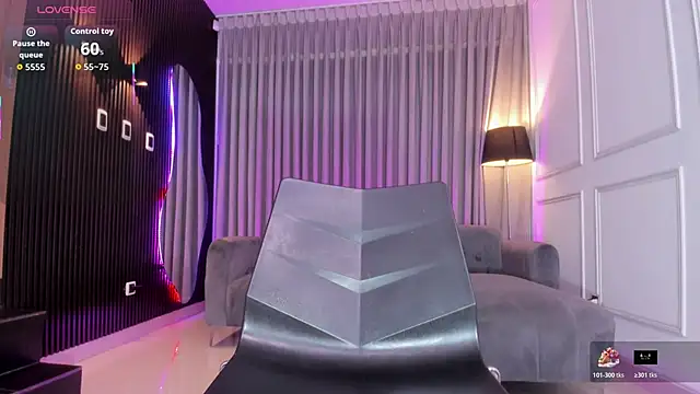 Snapshot of Anna_parkker_ chatting on 10/27/25, 07:18 Anna parkker  online show from 10/27/25, 07:18