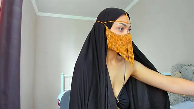 Snapshot of _cleopattra_ chatting on 05/11/26, 07:47 cleopattra online show from 05/11/26, 07:47