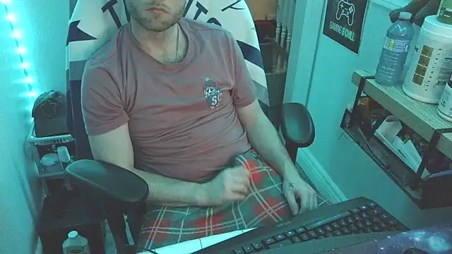 Snapshot of GeneralXMillyX chatting on 04/20/26, 05:43 GeneralXMillyX online show from 04/20/26, 05:43