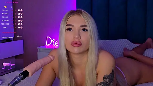 DreamPussyy online show from 03/17/25, 04:40