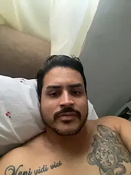 Snapshot of casalhot69 chatting on 05/08/26, 07:30 casalhot69 online show from 05/08/26, 07:30