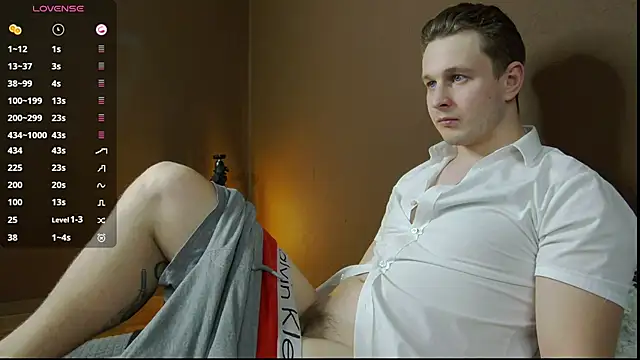 Snapshot of charlie_smiley chatting on 12/02/24, 01:25 charlie smiley online show from 12/02/24, 01:25