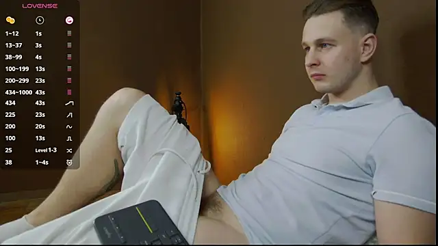 Snapshot of charlie_smiley chatting on 12/06/24, 01:18 charlie smiley online show from 12/06/24, 01:18