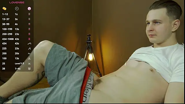 Snapshot of charlie_smiley chatting on 12/15/24, 03:34 charlie smiley online show from 12/15/24, 03:34