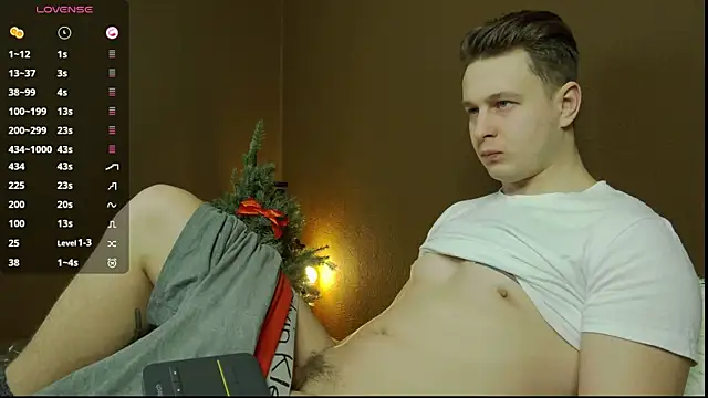 Snapshot of charlie_smiley chatting on 12/27/24, 05:42 charlie smiley online show from 12/27/24, 05:42