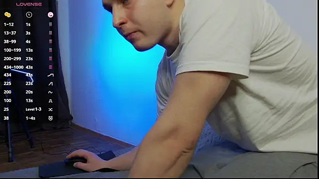 Snapshot of charlie_smiley chatting on 01/16/25, 02:51 charlie smiley online show from 01/16/25, 02:51