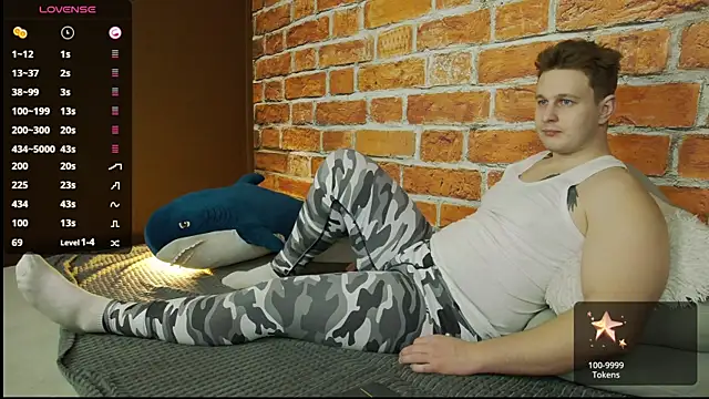 Snapshot of charlie_smiley chatting on 12/14/25, 10:20 charlie smiley online show from 12/14/25, 10:20