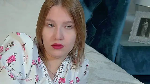 LiliLinn online show from 09/13/25, 04:23