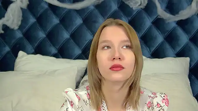 LiliLinn online show from 11/03/25, 04:36