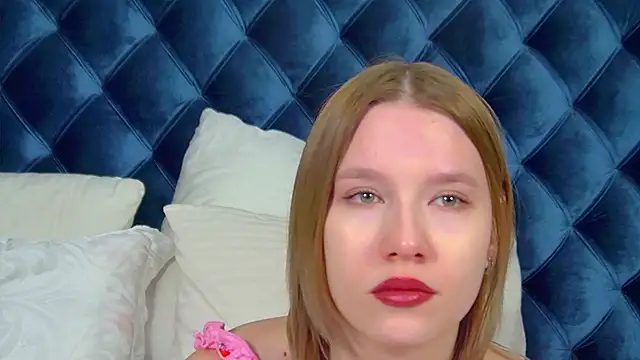 LiliLinn online show from 11/28/25, 04:37