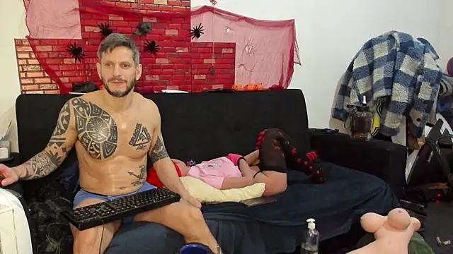 Snapshot of Samurayjiu chatting on 02/13/25, 01:40 Samurayjiu online show from 02/13/25, 01:40