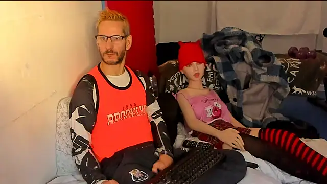 Snapshot of Samurayjiu chatting on 11/26/25, 01:23 Samurayjiu online show from 11/26/25, 01:23