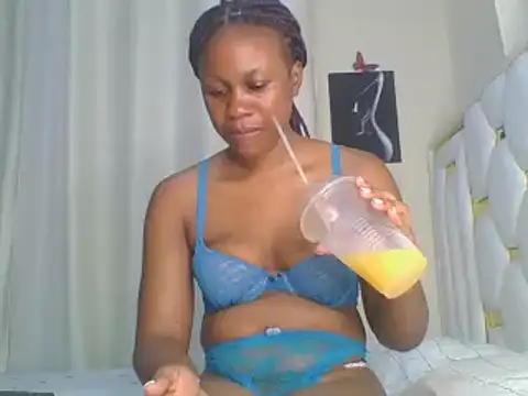 sweetlove05 online show from 01/28/25, 12:15