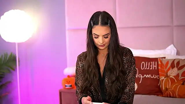 AlmaLuv online show from 10/19/25, 03:51