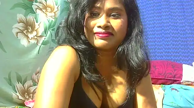 Snapshot of sexy_roma chatting on 02/15/25, 05:39 sexy roma online show from 02/15/25, 05:39