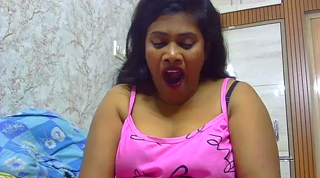 Snapshot of sexy_roma chatting on 03/15/25, 01:18 sexy roma online show from 03/15/25, 01:18