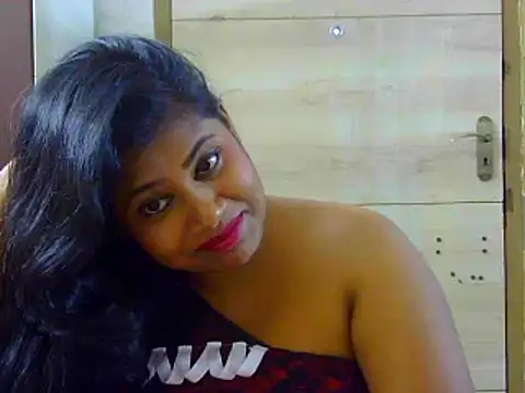 Snapshot of sexy_roma chatting on 03/21/25, 07:57 sexy roma online show from 03/21/25, 07:57