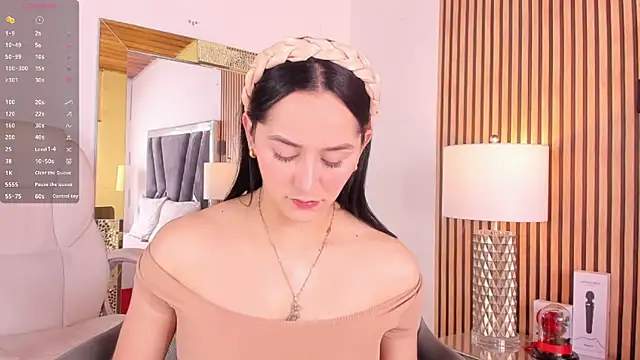 hazel ross tcw online show from 03/01/25, 12:56