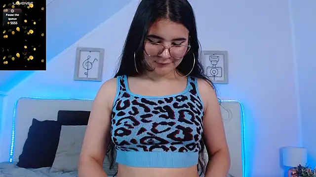 Snapshot of Tifanny_grey chatting on 01/30/25, 08:31 Tifanny grey online show from 01/30/25, 08:31