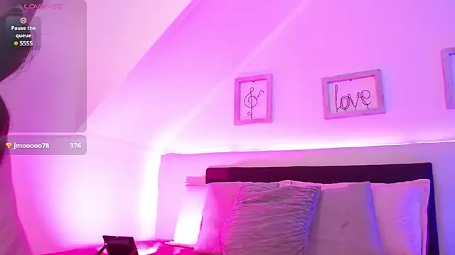 Snapshot of Tifanny_grey chatting on 03/21/25, 11:01 Tifanny grey online show from 03/21/25, 11:01